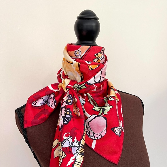 Salvatore Ferragamo Scarf Icons Red Multicolor Silk Wrap - Picture 9 of 16